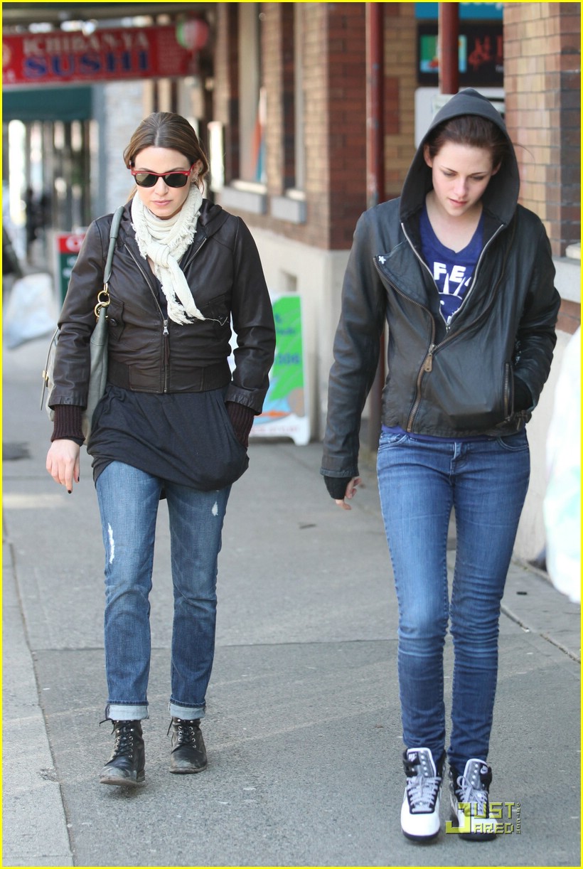 Kristen Stewart & Michael Angarano: Sushi Sweethearts