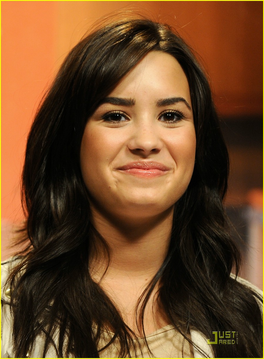 Demi Lovato Brings Music to Madrid
