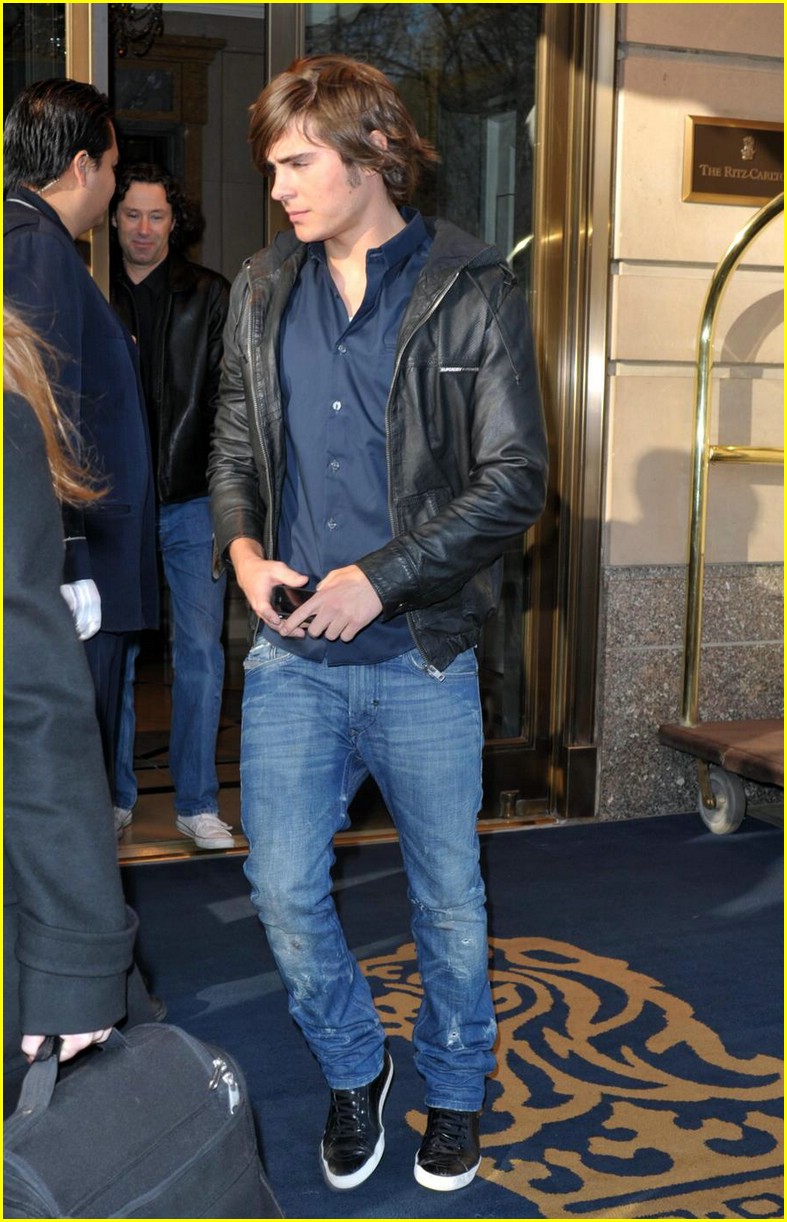 Zac Efron Does David Letterman