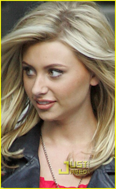 Vanessa Hudgens & Alyson Michalka: Bandslam Beauties