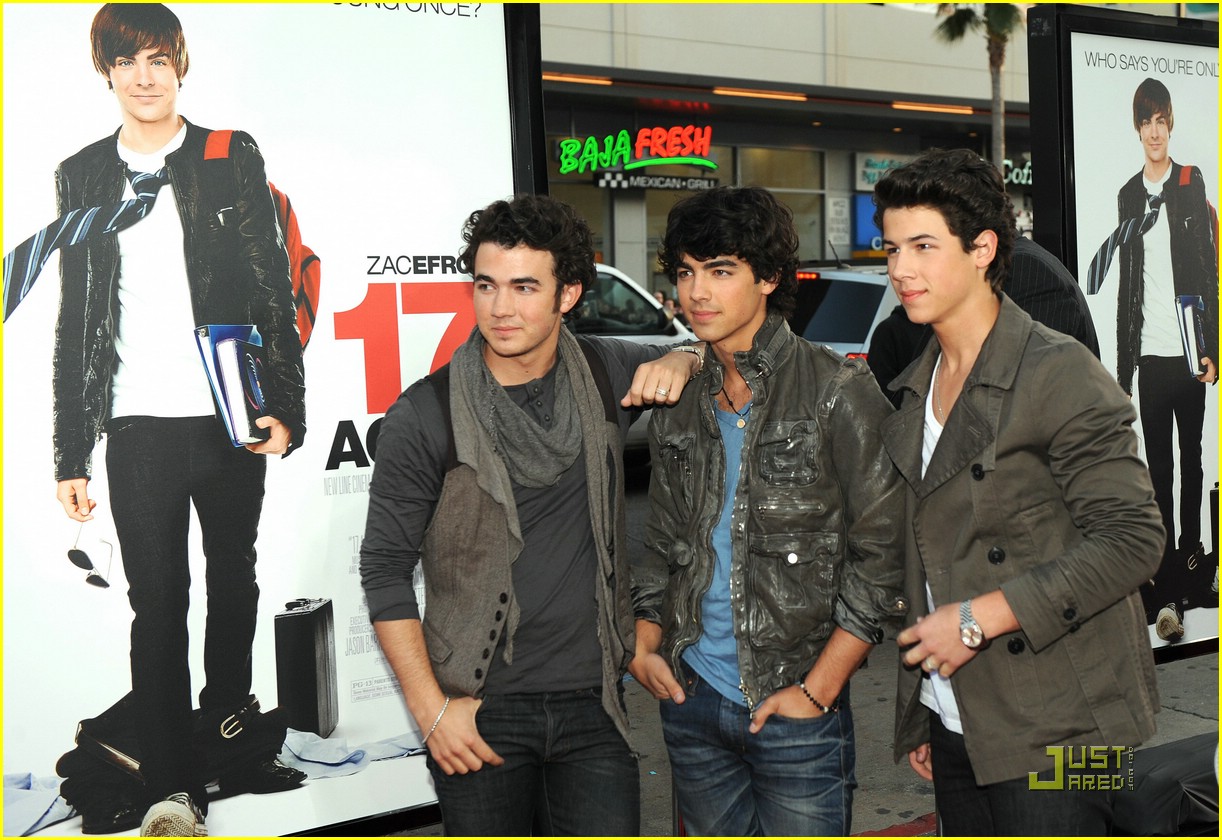 Jonas Brothers: 17 Again Siblings