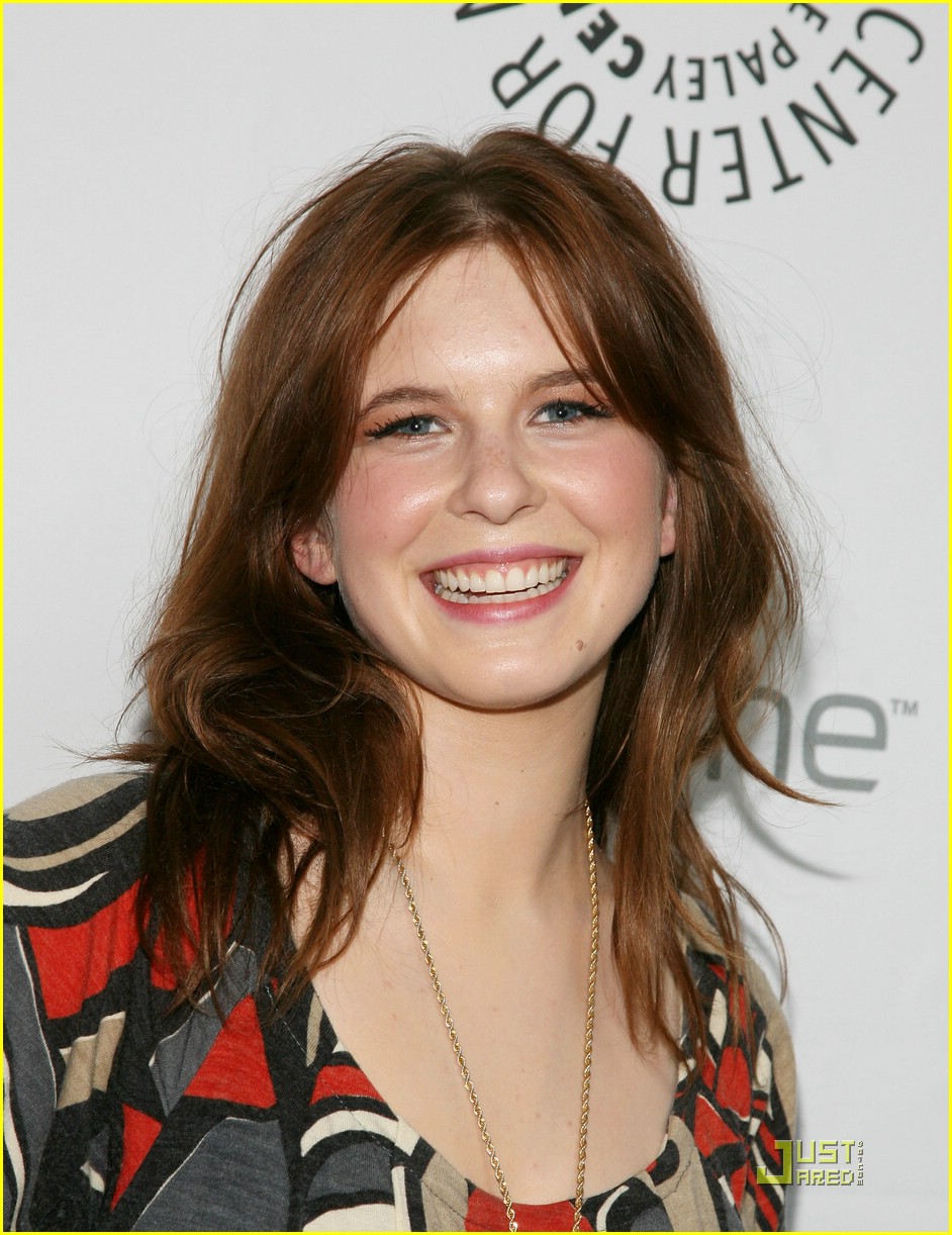 Magda Apanowicz is Caprica Cute