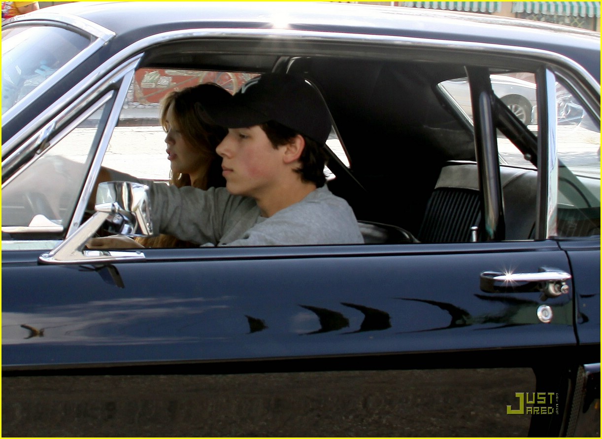 Miley Cyrus & Nick Jonas: Village Idiots