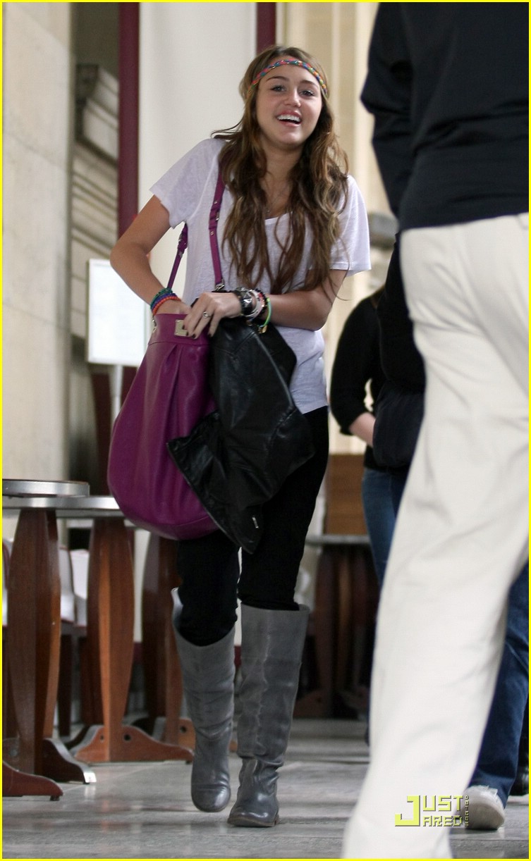 Miley Cyrus is Paris Pretty