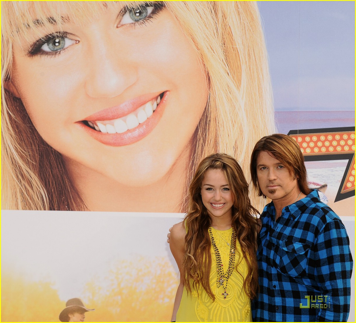 Miley Cyrus is Yummy in Yellow