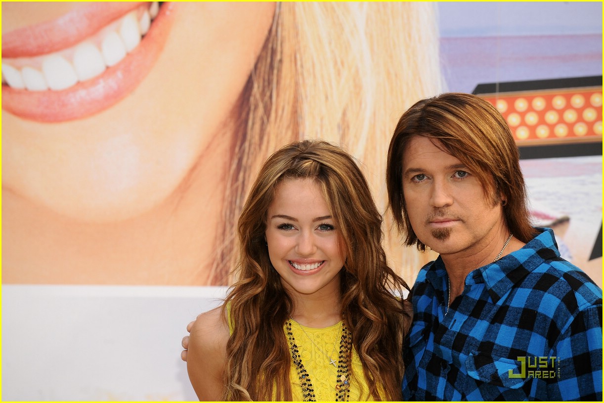 Miley Cyrus is Yummy in Yellow