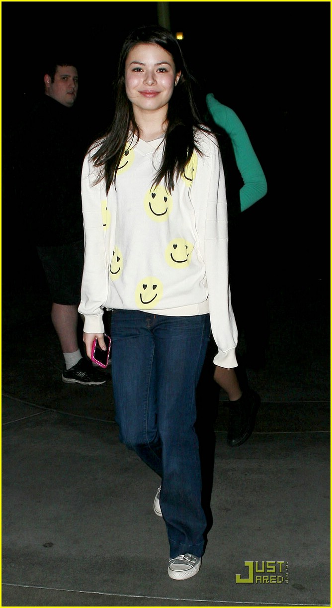 Miranda Cosgrove: Smiley Face Sweet