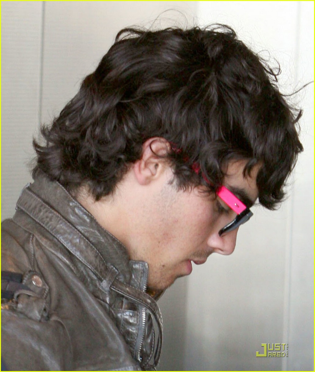 Joe Jonas: Repeat Outfit Offender