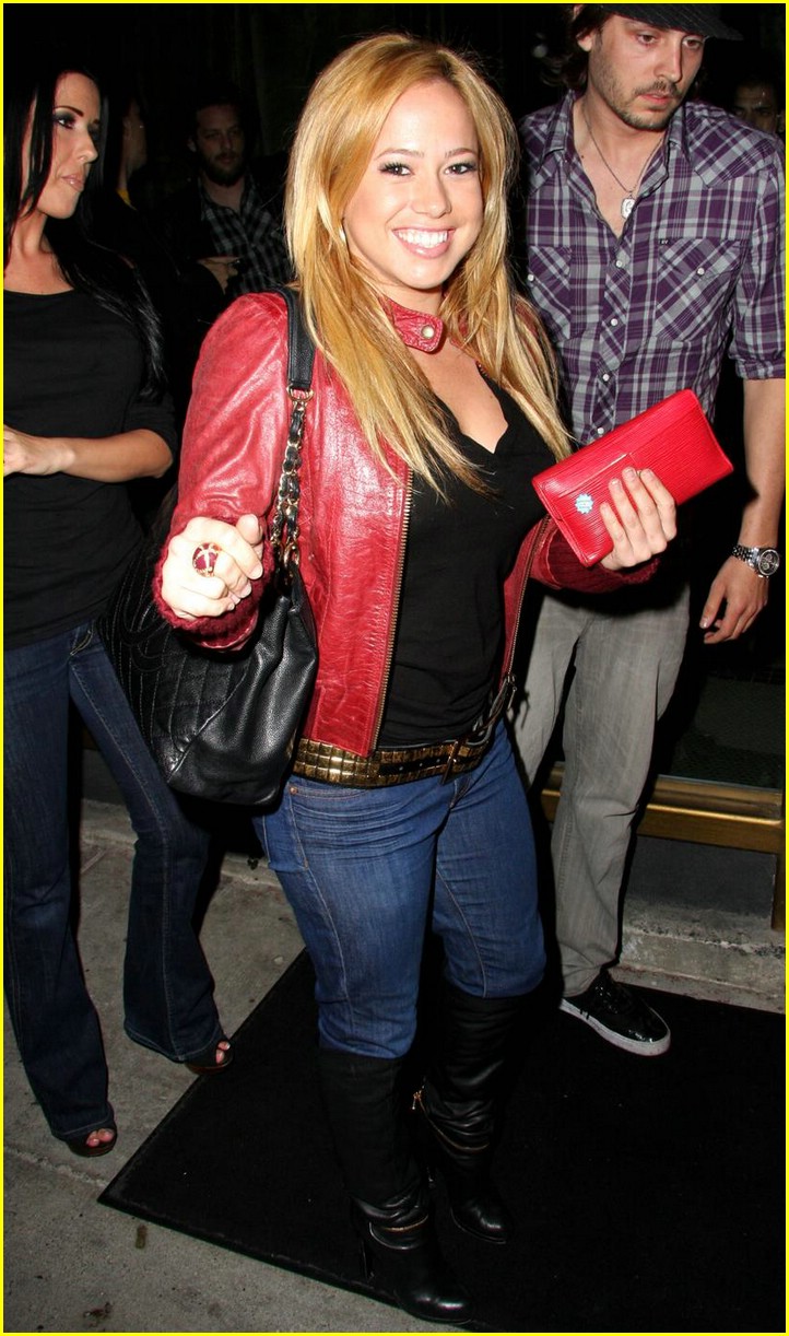 Sabrina Bryan: Bar Deluxe Beauty