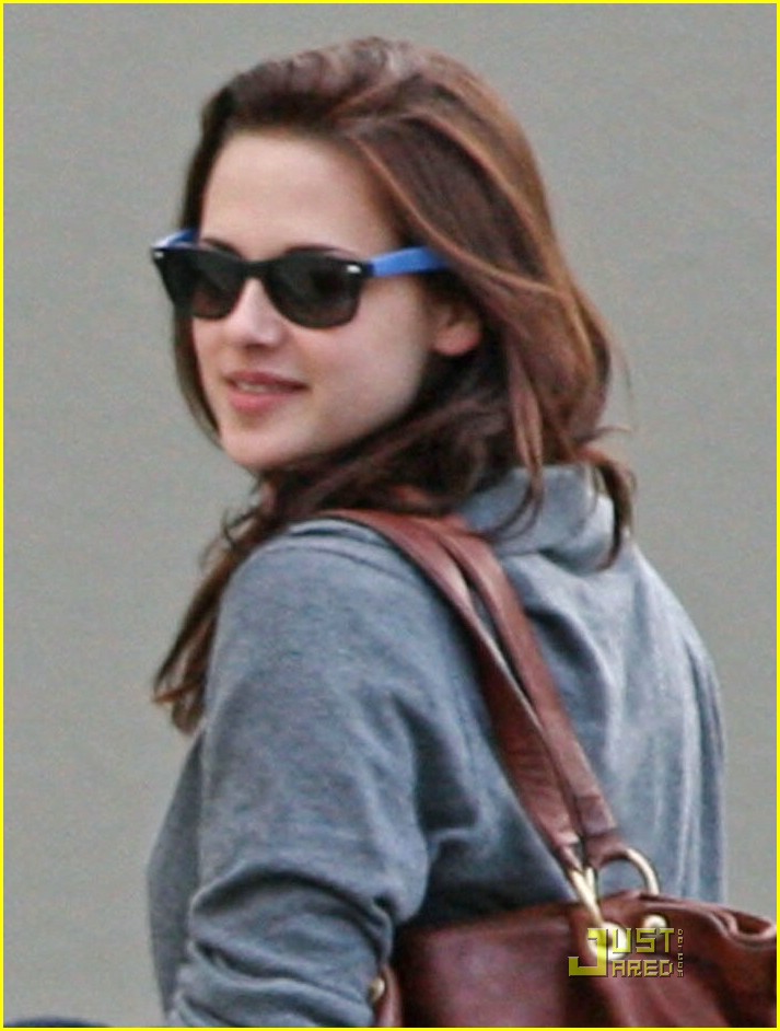 Kristen Stewart is Canine Cute