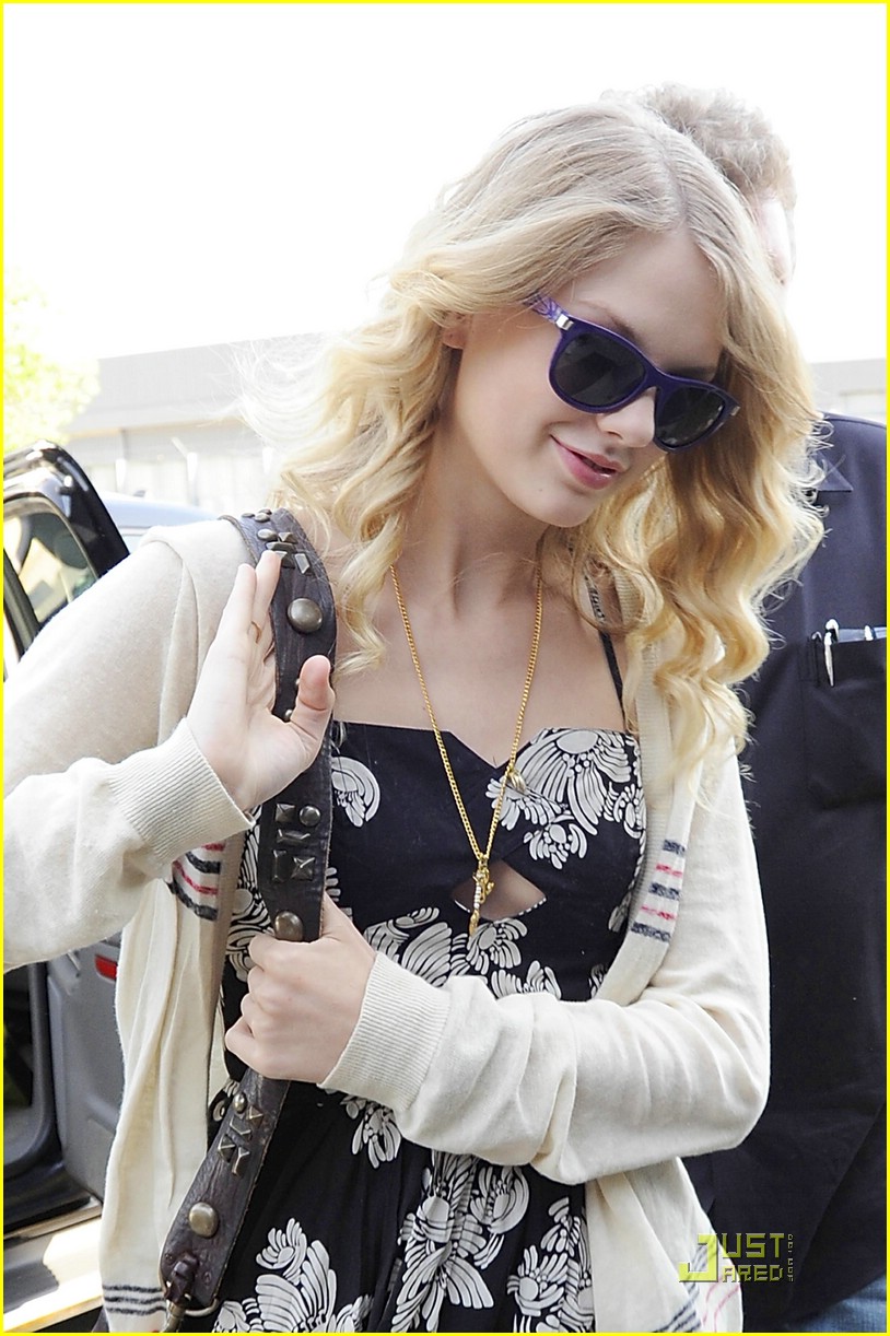 Taylor Swift Brings Music to Bishop Ireton High