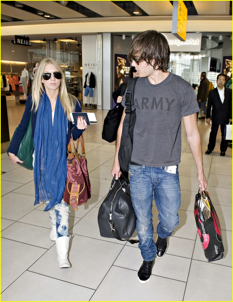 Zac Efron is a Heathrow Hunk