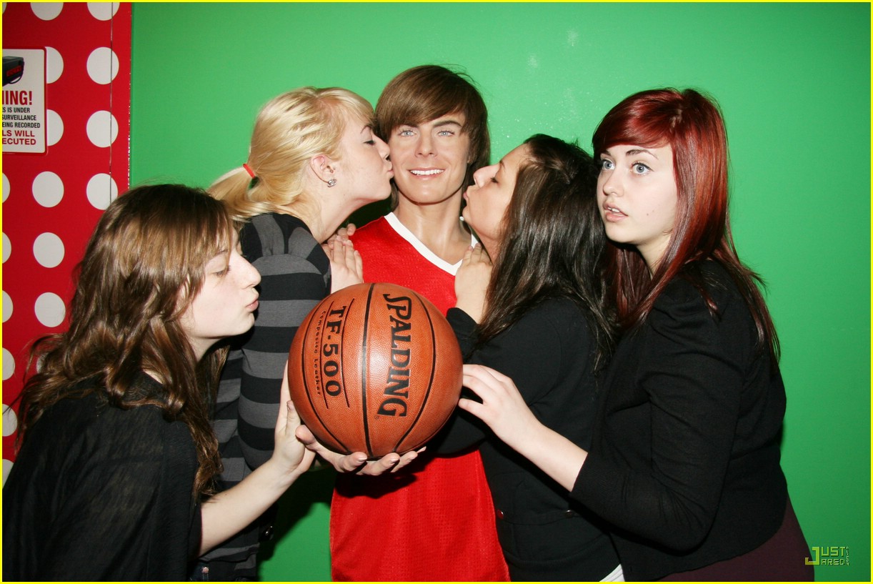 Zac Efron: Wax On, Wax Off