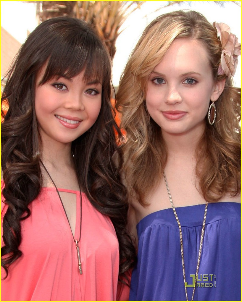 Anna Maria Perez de Tagle & Meaghan Martin: Lollipop Ladies