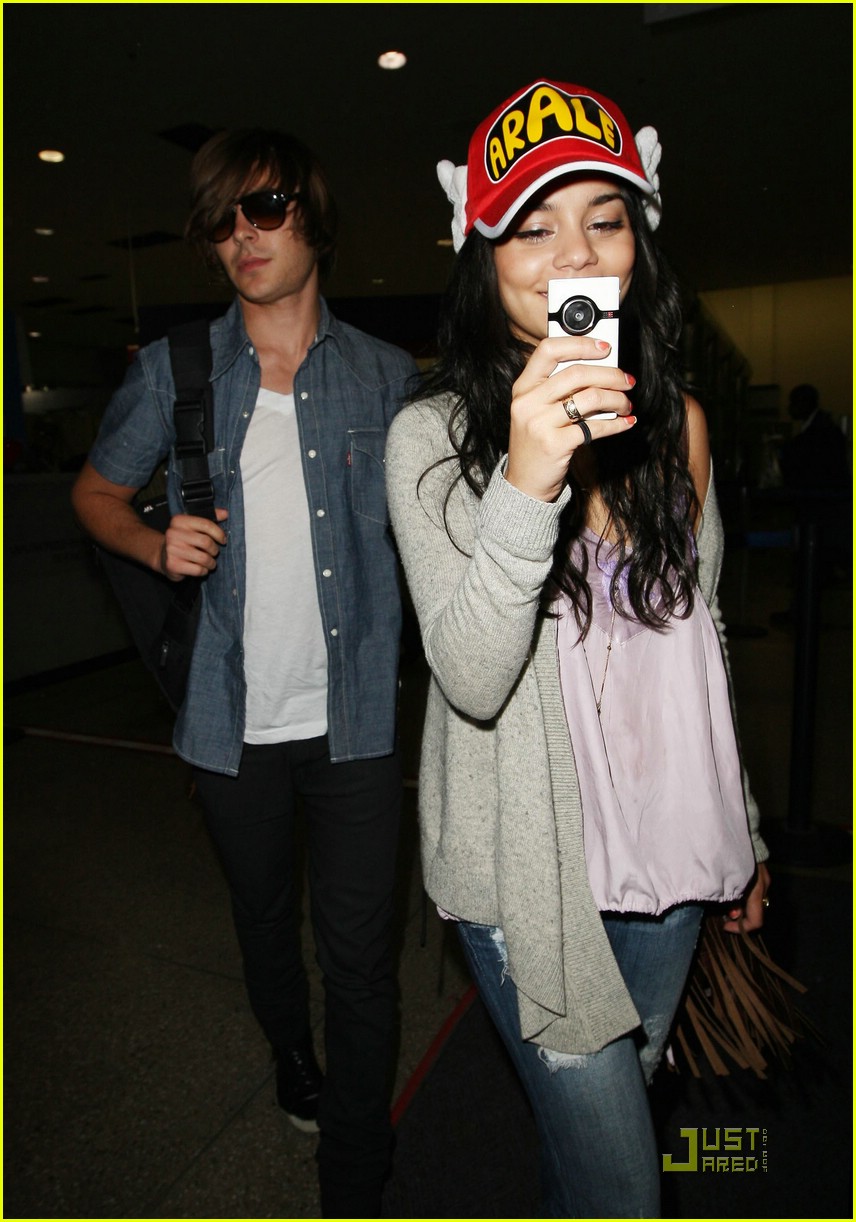 Zac Efron & Vanessa Hudgens: Wacky White Wings!