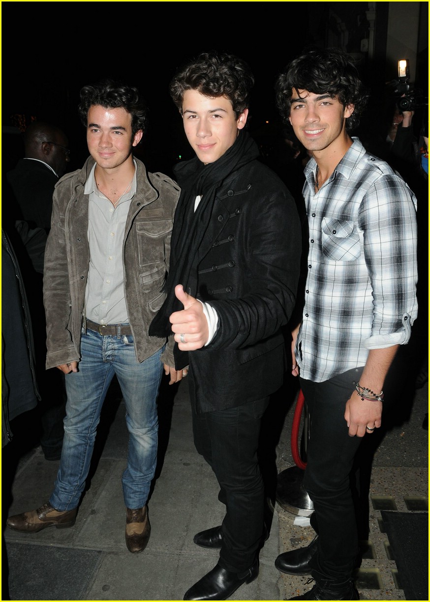 The Jonas Brothers are Nobu Nice