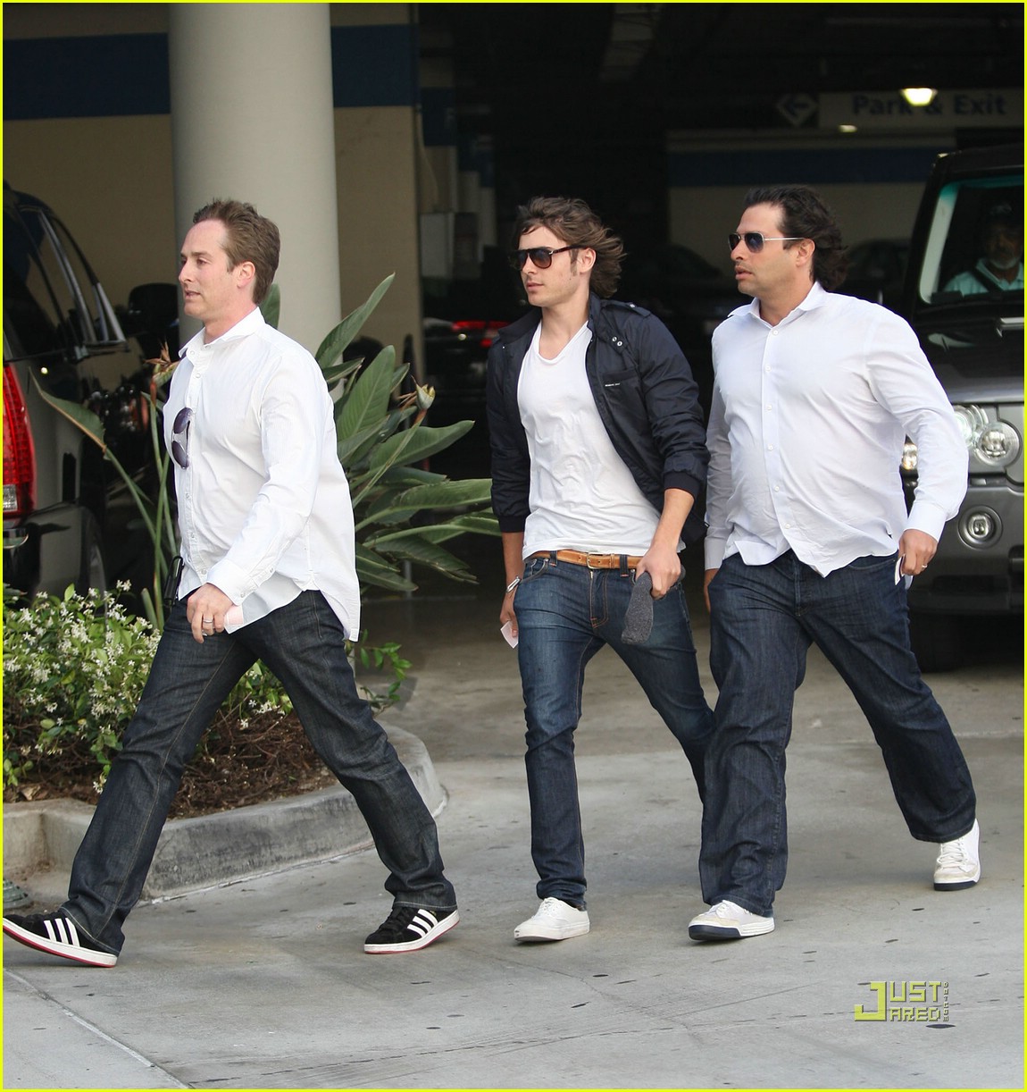 Zac Efron is a Lakers Lover