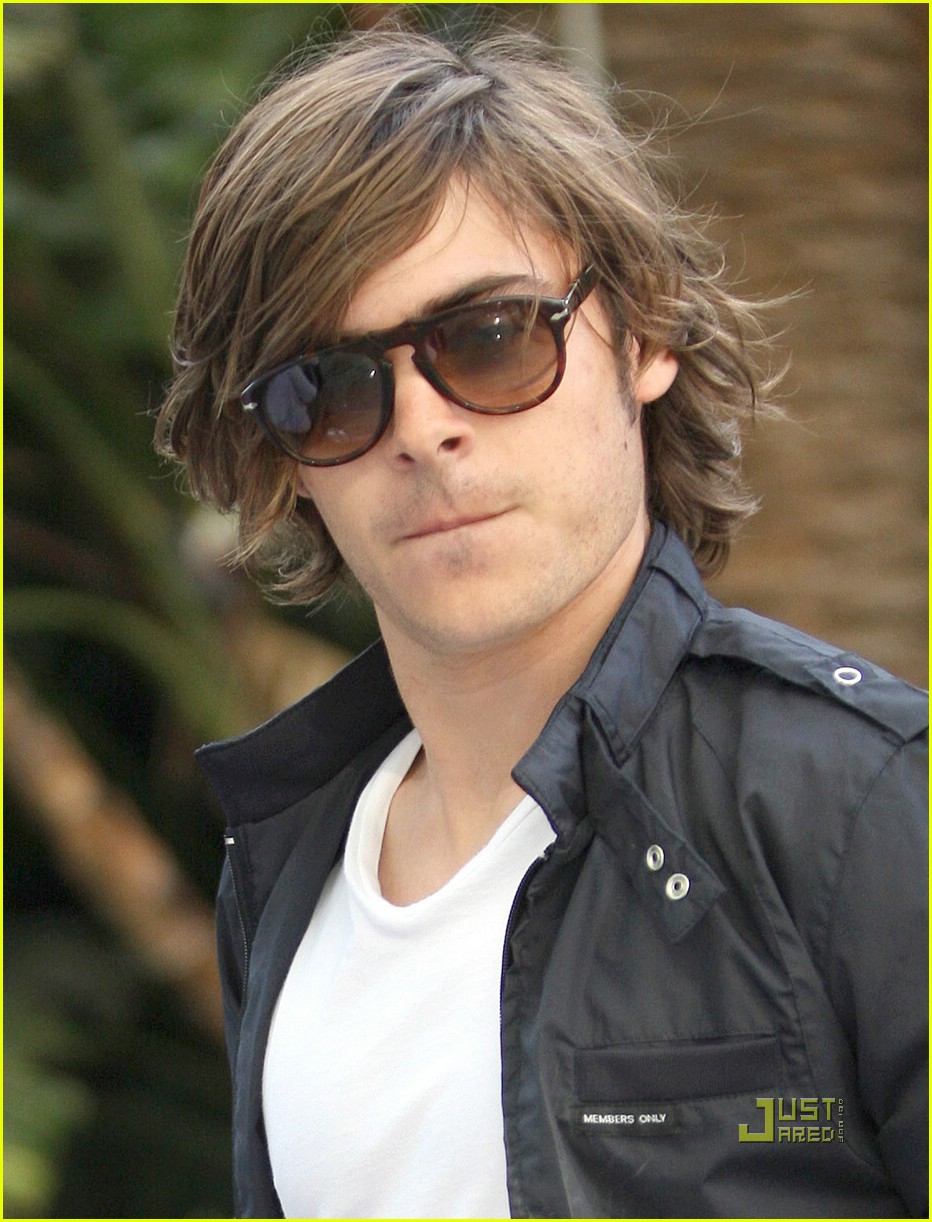 Zac Efron is a Lakers Lover