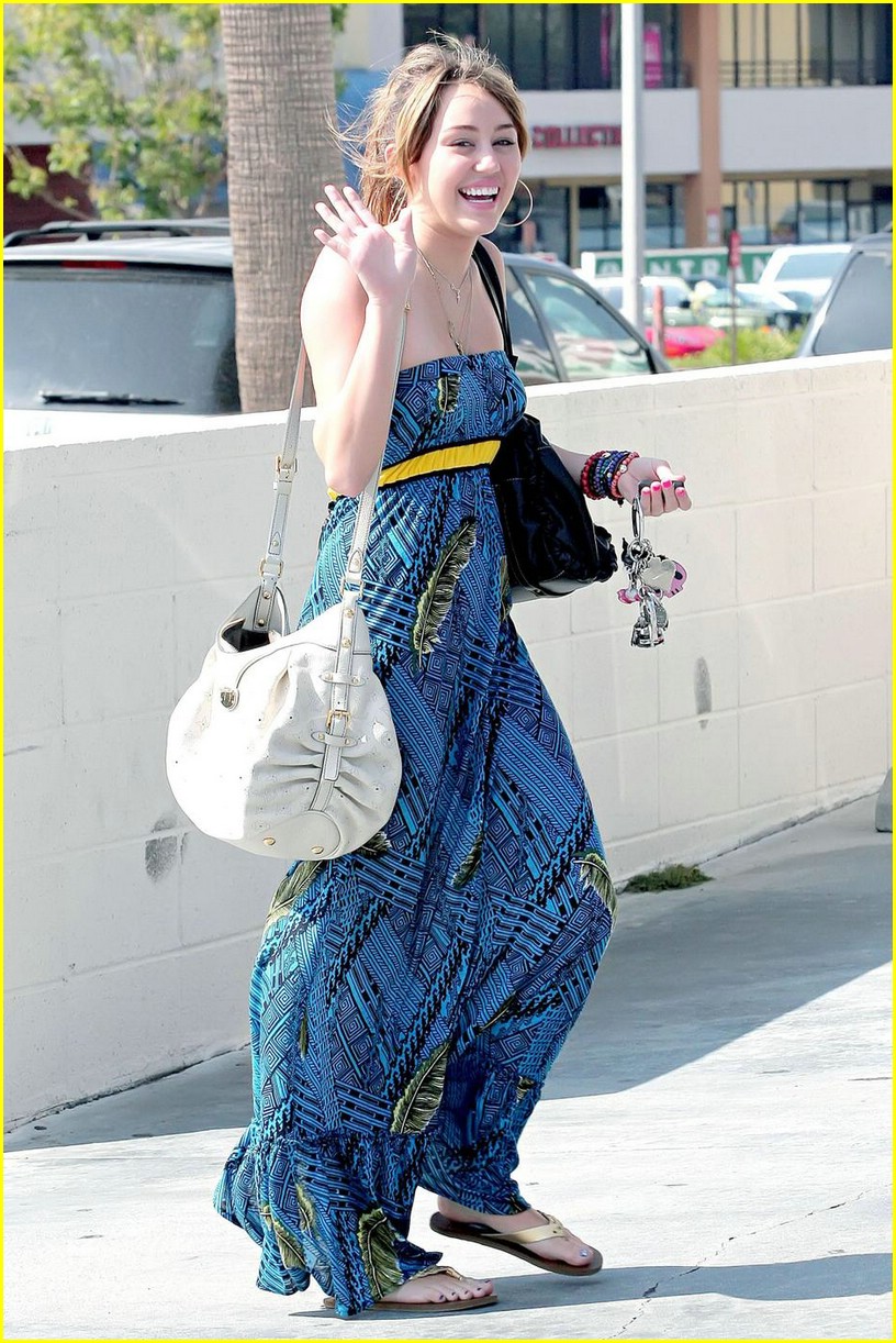 Miley Cyrus: Blue Dress Beauty