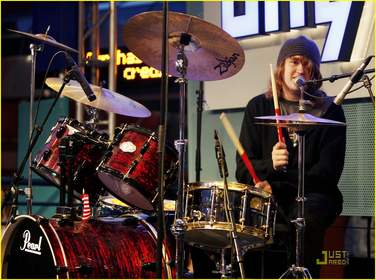 Miley Cyrus Supports Brother Braison