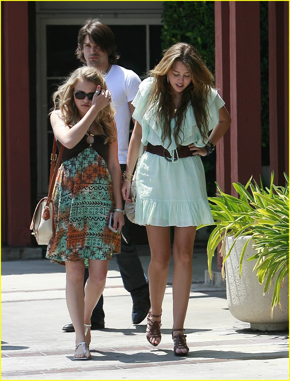 Miley Cyrus & Emily Osment: Pasadena Pair