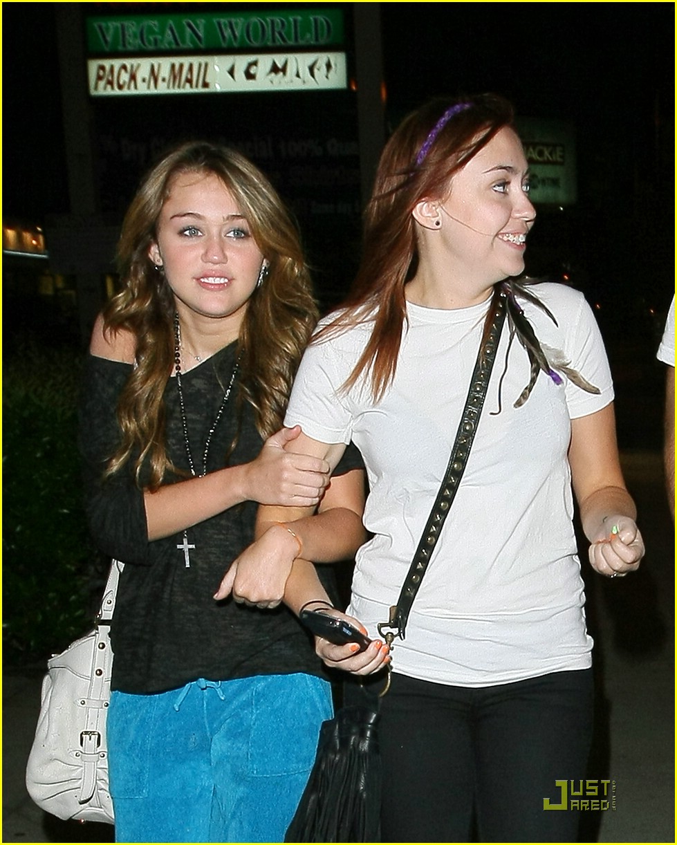 Miley Cyrus & Justin Gaston: Sushi Dan Date