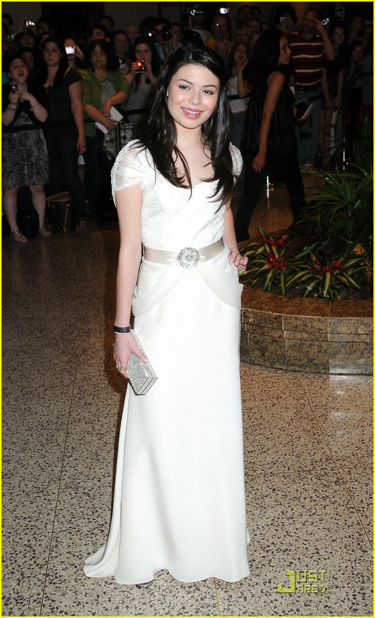 Inside Miranda Cosgrove's Sweet 16!