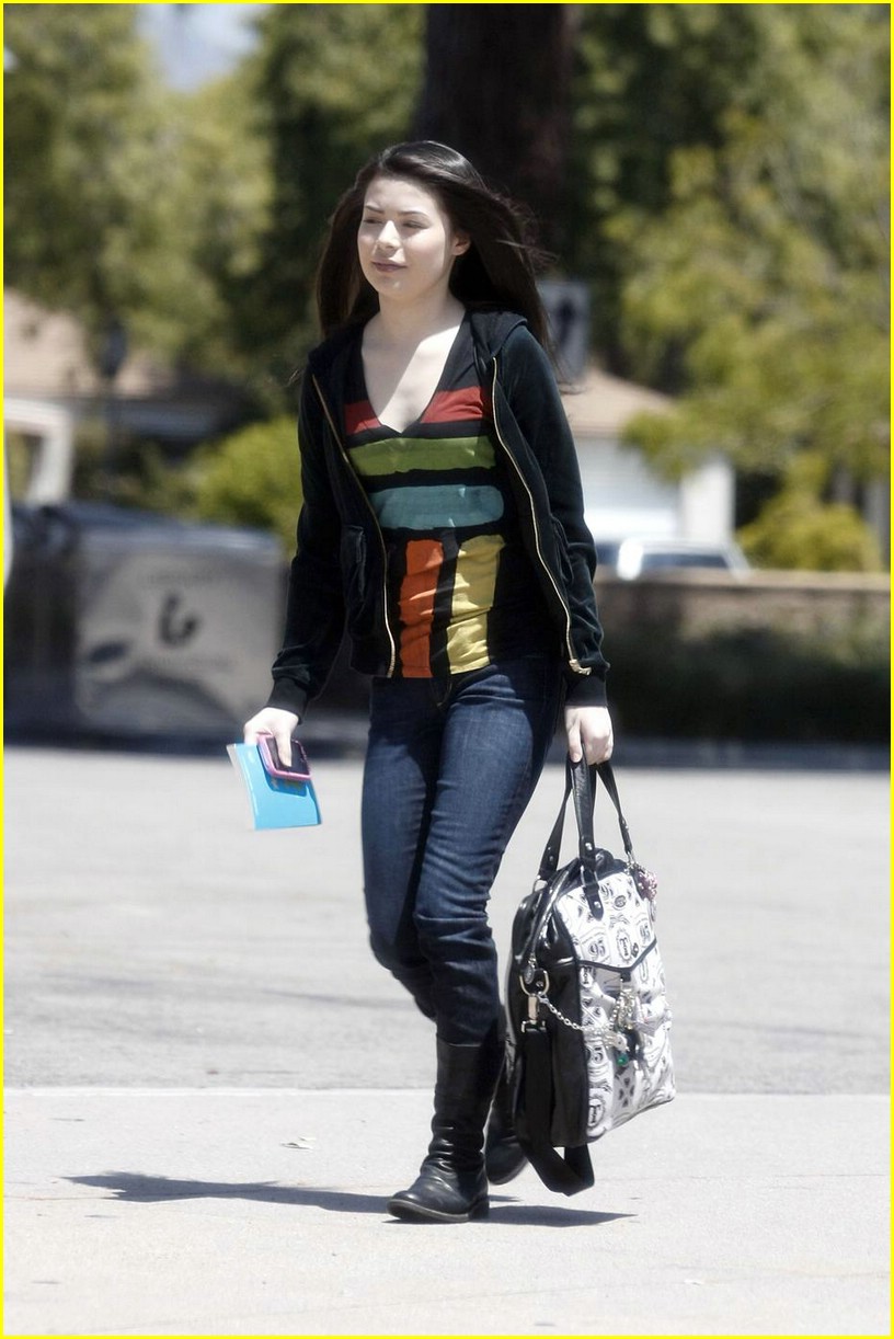 Miranda Cosgrove is Tutor Terrific
