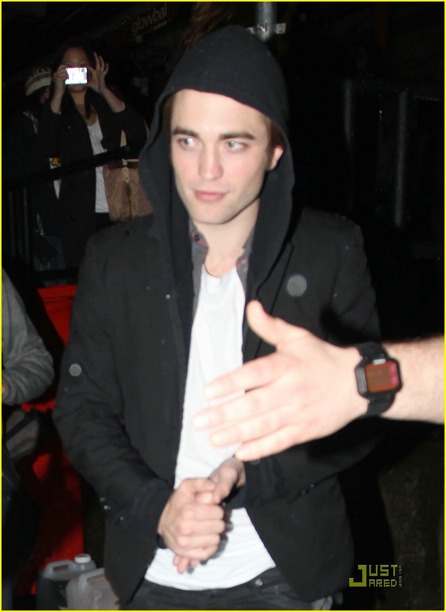 Robert Pattinson: Global Grill Guy