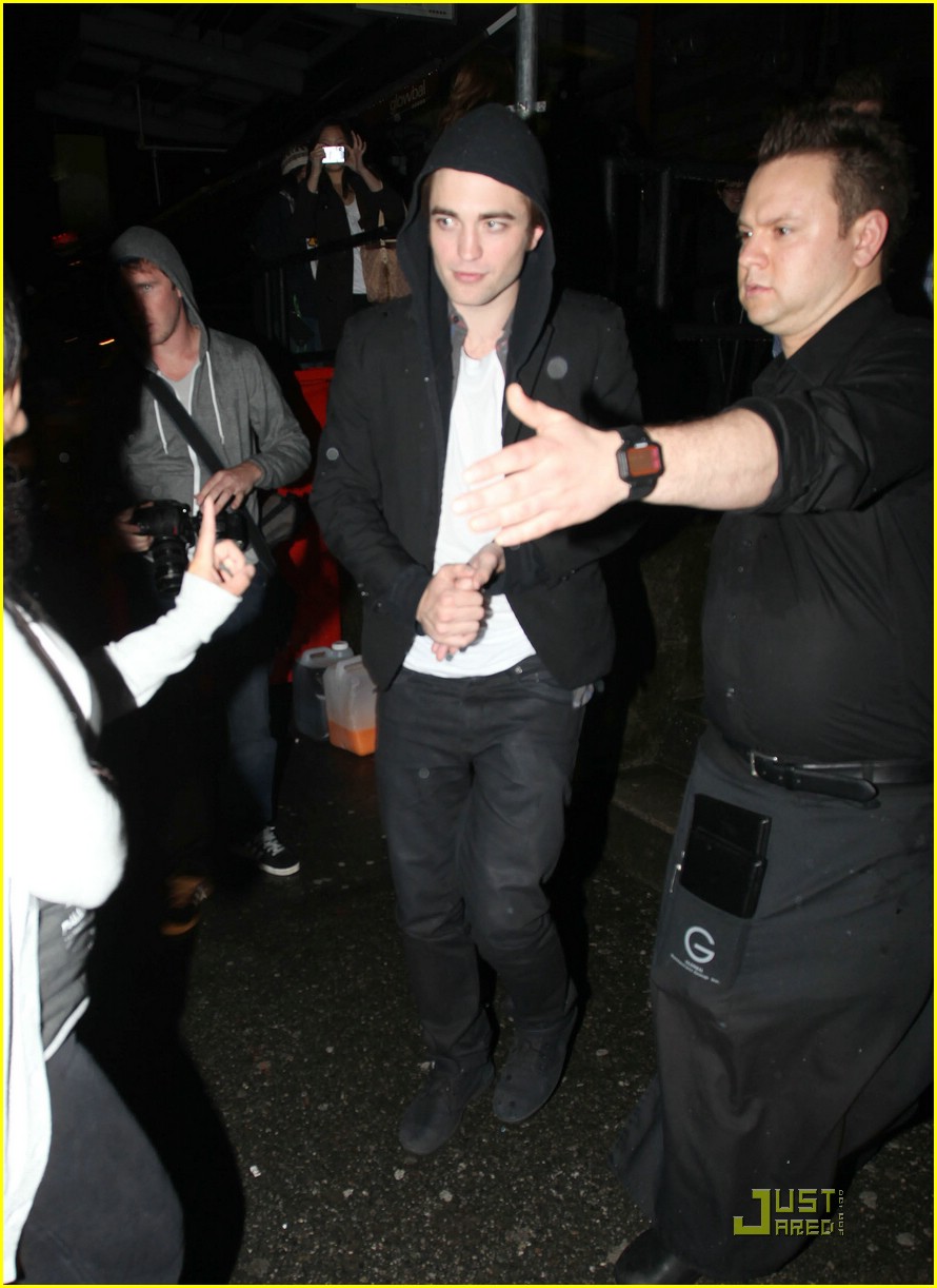Robert Pattinson: Global Grill Guy