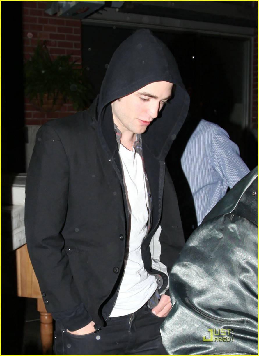 Robert Pattinson: Global Grill Guy