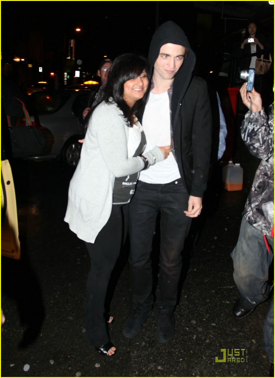 Robert Pattinson: Global Grill Guy