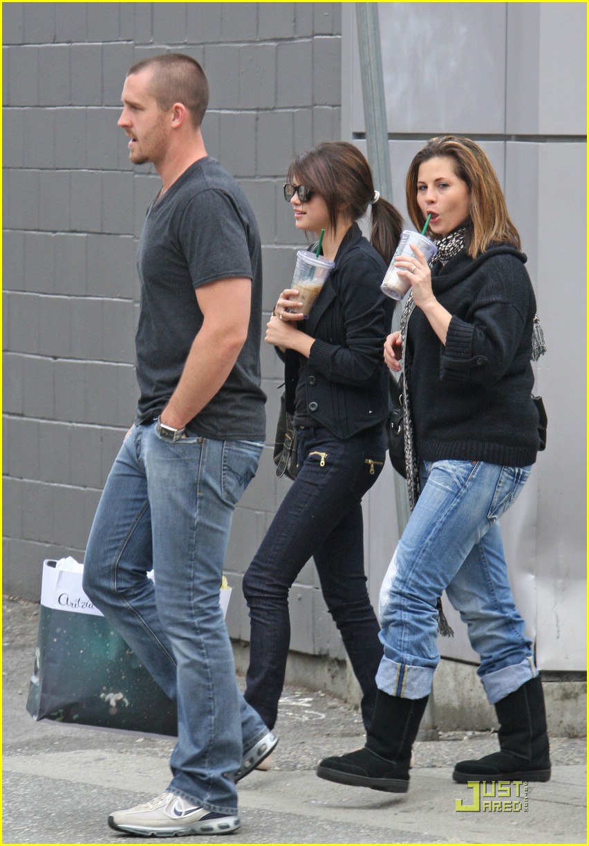 Selena Gomez is Starbucks Silly