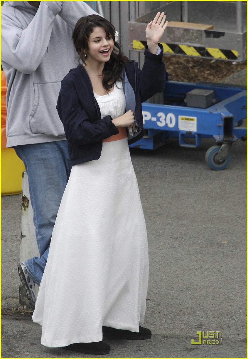 Selena Gomez: White Dress Wonderful