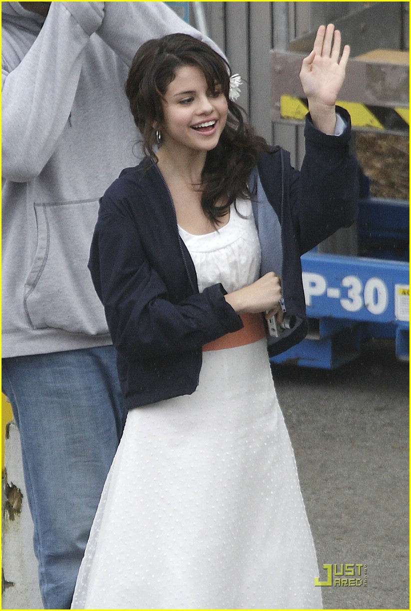 Selena Gomez: White Dress Wonderful