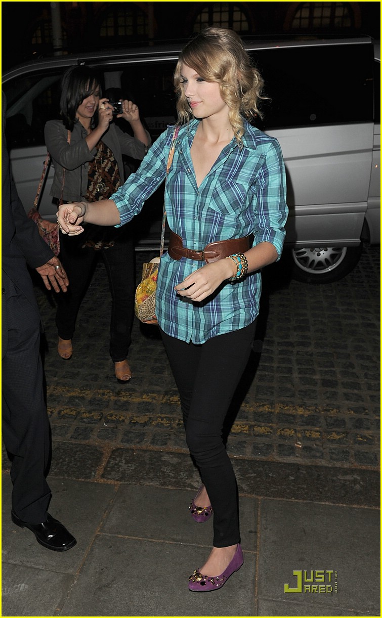 Taylor Swift is Shepherd's Bush Beautiful