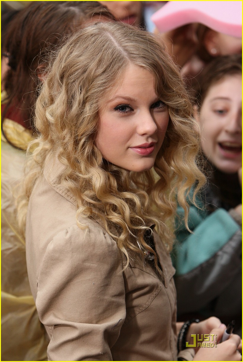 Taylor Swift: From TopShop to Today