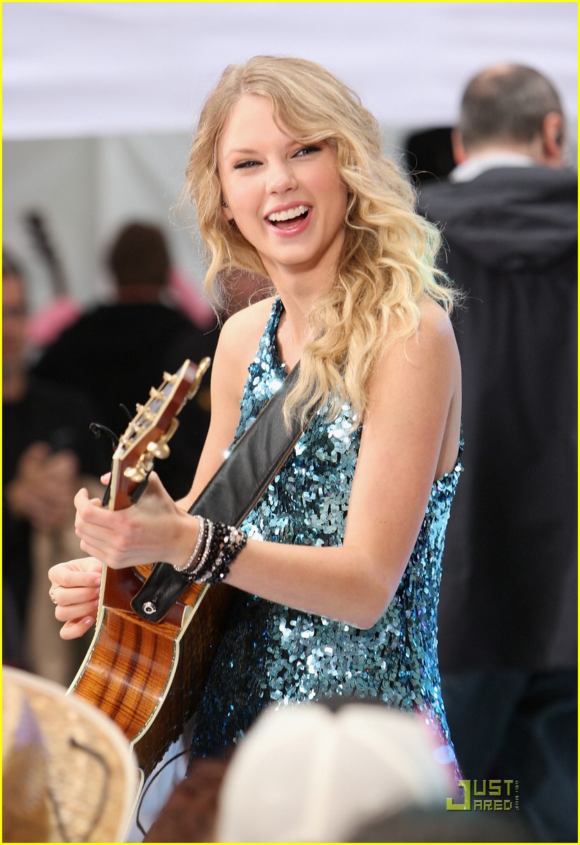 Taylor Swift: From TopShop to Today