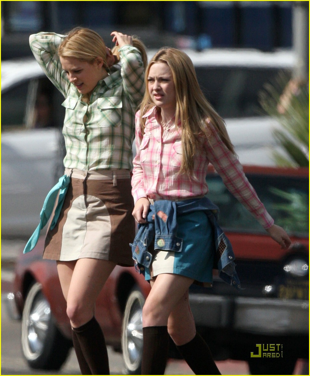 Dakota Fanning Runs Away In Plaid
