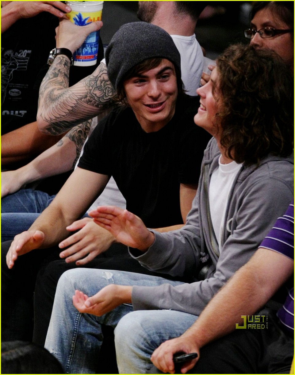 Zac Efron & Adam Levine: Lakers Laughs