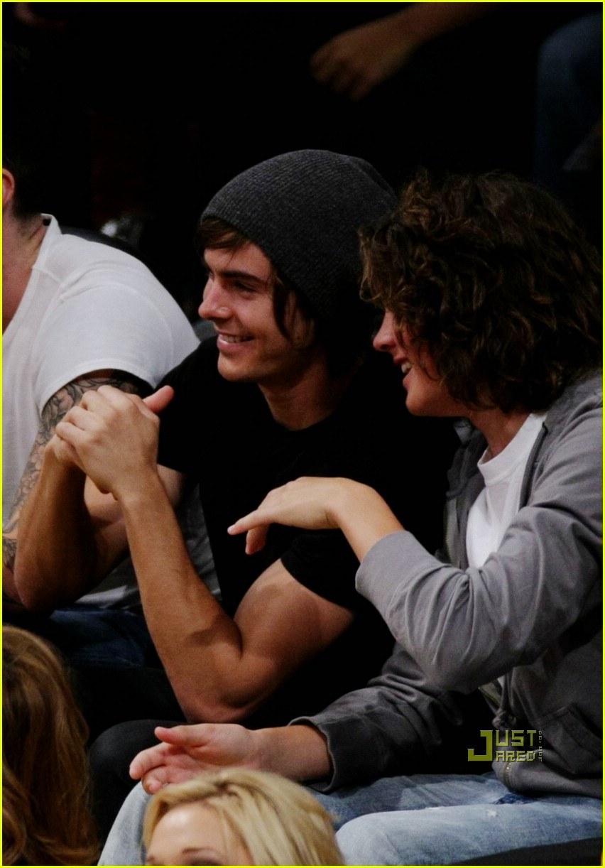 Zac Efron & Adam Levine: Lakers Laughs