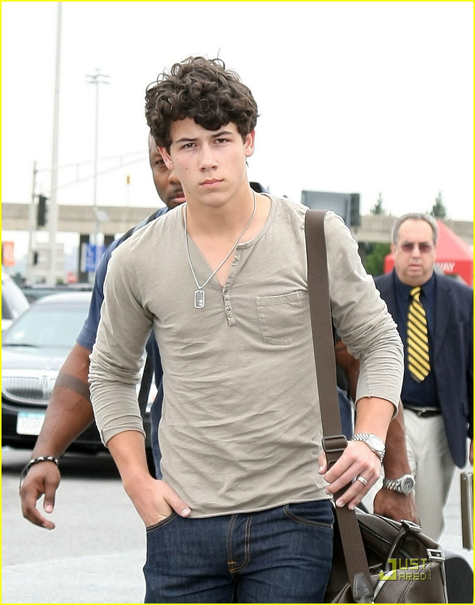 Nick Jonas: Lookin' La Guardia Good