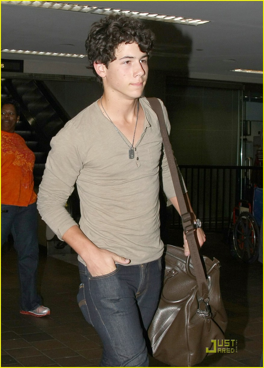 Nick Jonas: Lookin' La Guardia Good