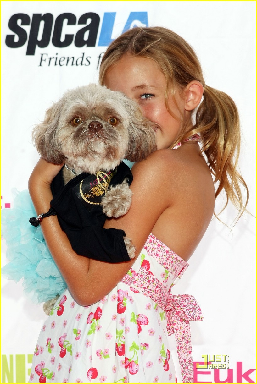 Noah Cyrus: Luxury Pet Salon Sweet