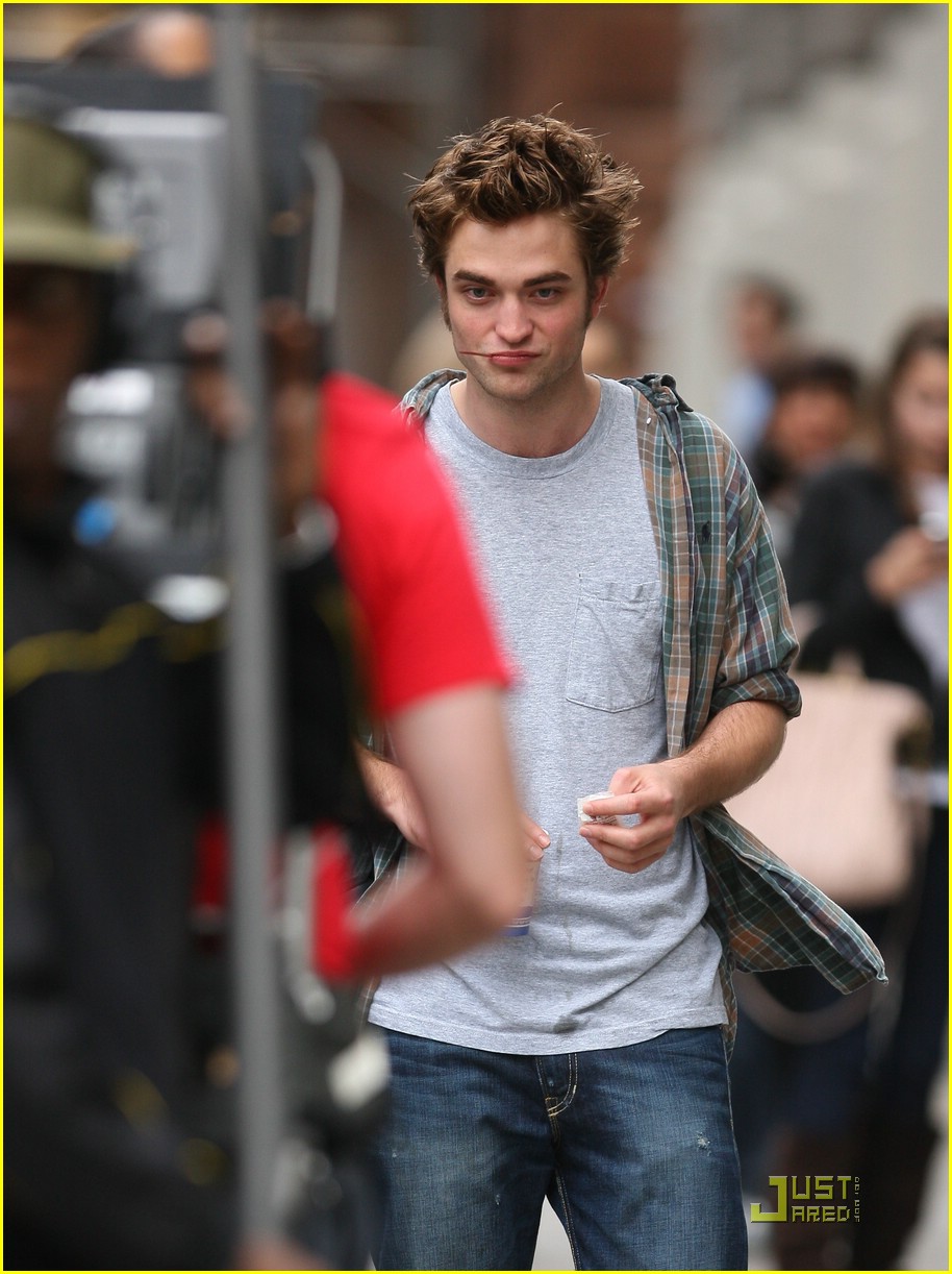 Robert Pattinson Films 'Remember Me'