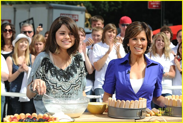 Selena Gomez: Crazy for Cheesecake!