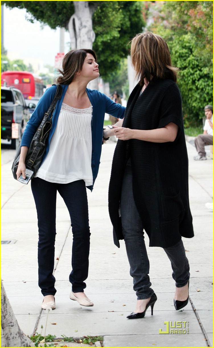 Selena Gomez is Sushi Sweet
