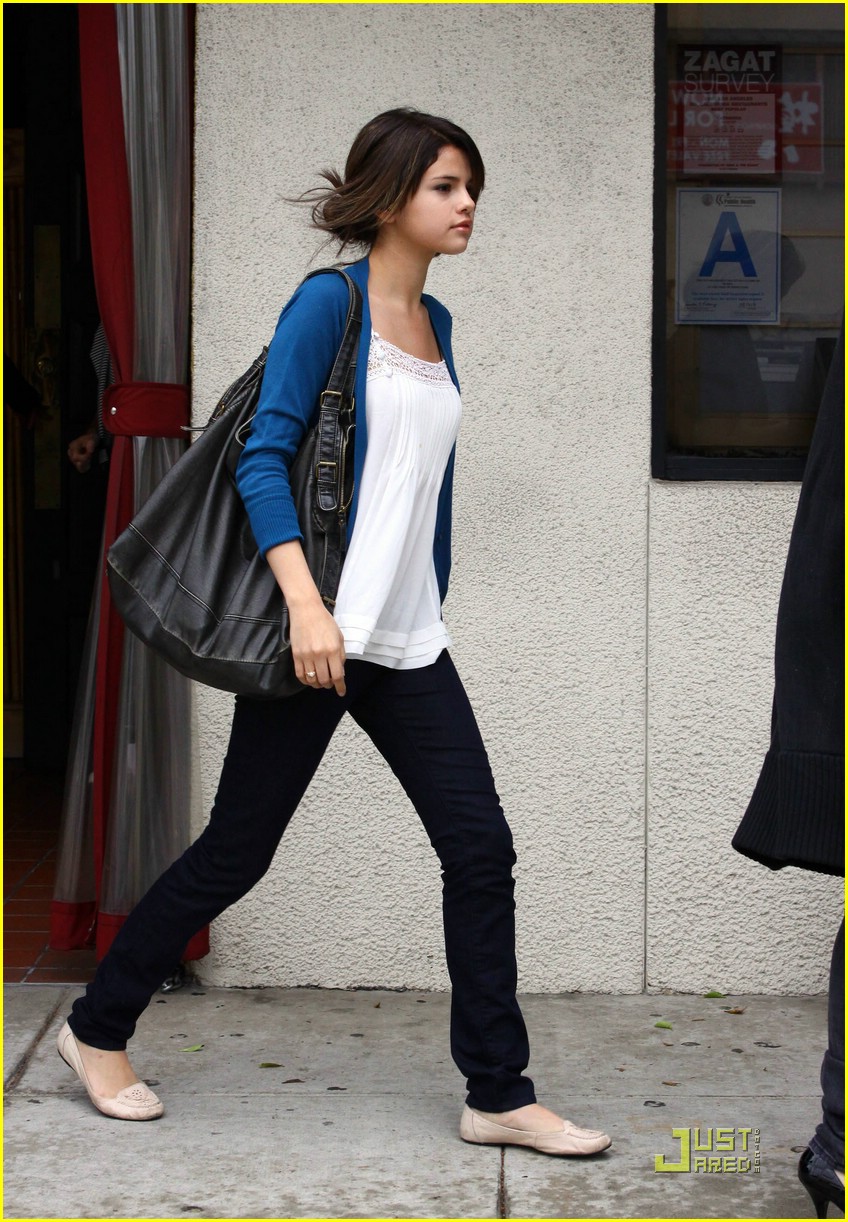 Selena Gomez is Sushi Sweet