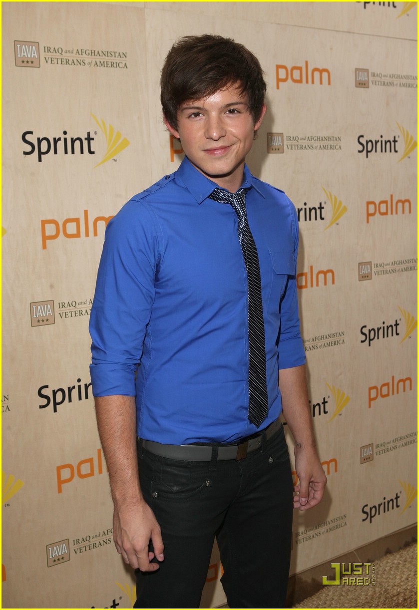 Simon Curtis & Josh Hutcherson: Palm Pair