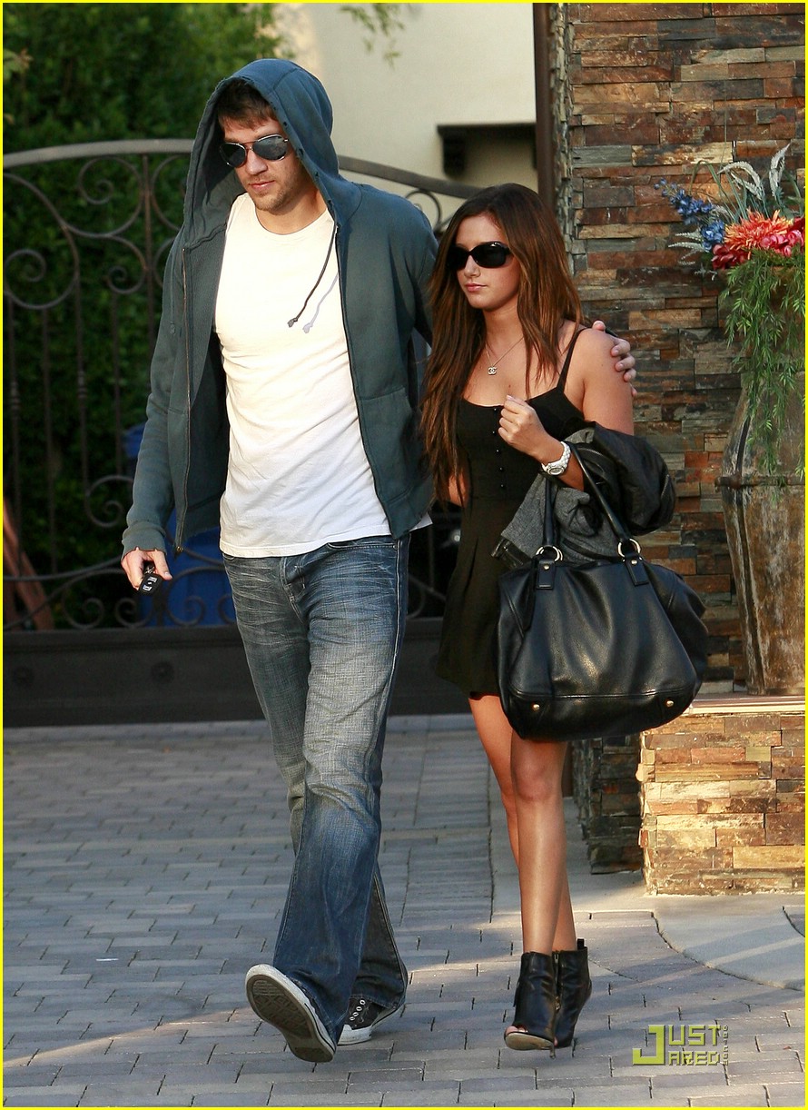 Ashley Tisdale & Scott Speer: Peach Rose Pair